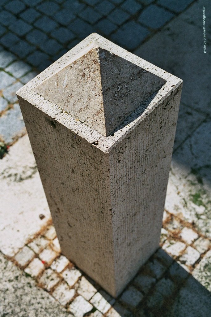 Kamin-Pyramide